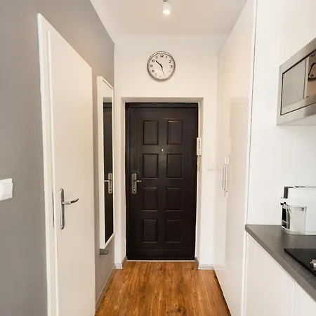 Cozy Studio Next To The Metro And City Center Warsaw Exterior photo